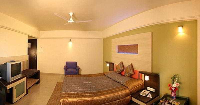 Treebo Archana Residency Hotell Thane Eksteriør bilde