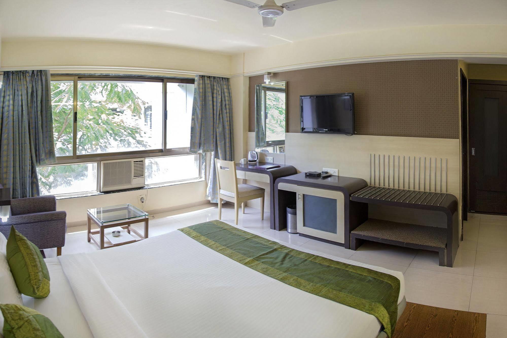 Treebo Archana Residency Hotell Thane Eksteriør bilde